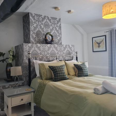 The Crown Inn - Wentnor Bishop's Castle Eksteriør bilde